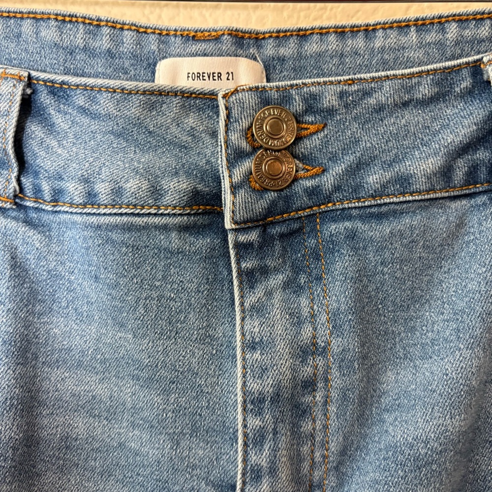 Forever 21 Wide Leg Cargo Jeans Size 29 Light Wash Cropped Y2K - Picture 3 of 10